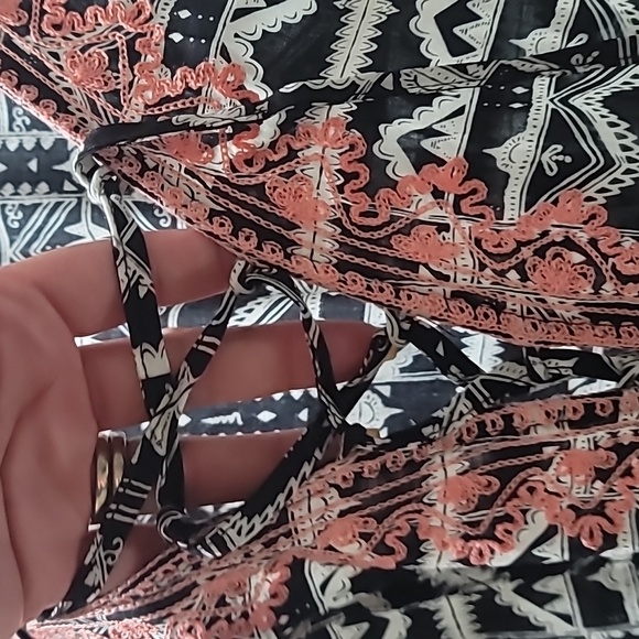 Classy with sass romper - Picture 2 of 4